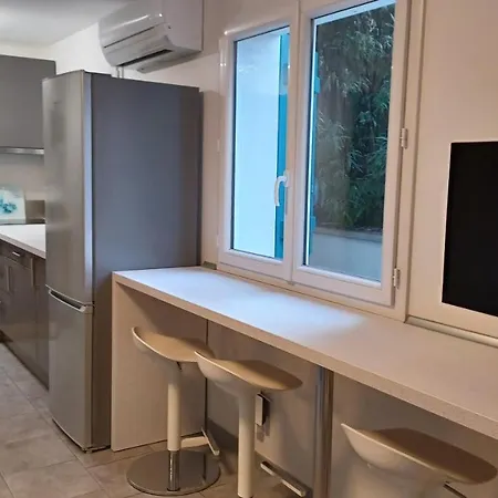 Agreable T2 Pres Des Plages Avec Parking Apartment