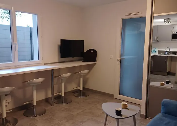 Agreable T2 Pres Des Plages Avec Parking *