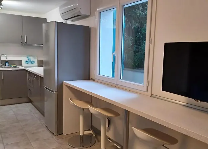 Agreable T2 Pres Des Plages Avec Parking Apartment